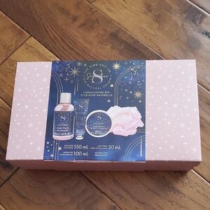 NWT The Kind Edit Co. Signature Gift Set Body Wash Hand Cream Body Butter Luffa